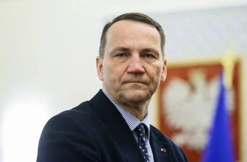 Сикорский предупредил, что РФ может готовить провокацию с украинскими дронами