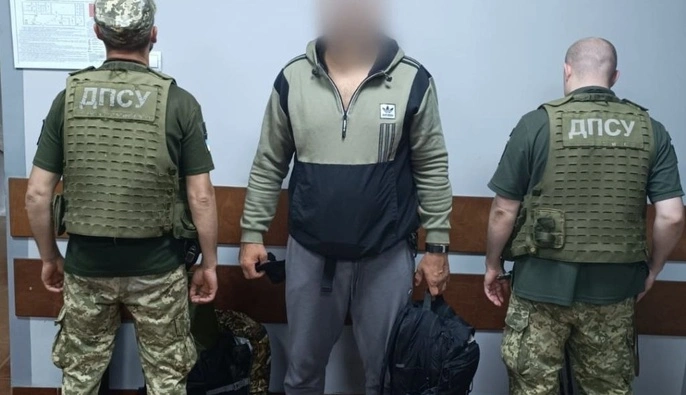 Пограничники задержали мужчину, который незаконно пересек границу со стороны Румынии