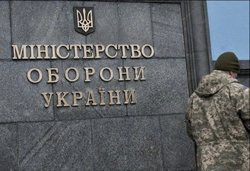 Часті кадрові перестановки в Міноборони можуть зашкодити армії — експерт