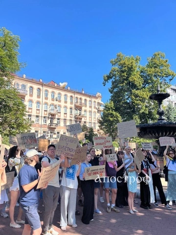 Протесты не утихнут: президенту придется принять новые кадровые решения в руководстве ВСУ — Потураев