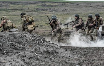 Politico: життя біля фронту в Україні зводиться до кількох хвилин на отримання їжі