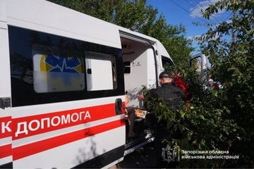 Російські військові атакували Запоріжжя КАБами: є поранені — фото наслідків