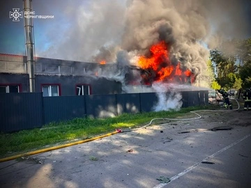Атака на Чернігівщину: виникли пожежі на територіях підприємств у двох районах 
