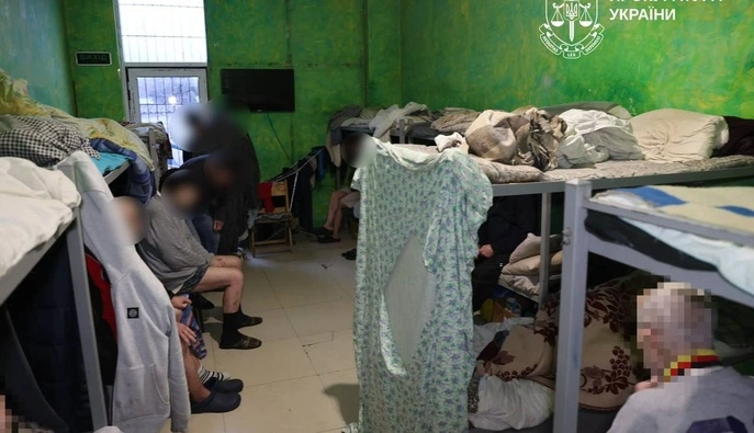 У Харкові викрили два псевдореабілітаційні центри: людей тримали силоміць, а з родичів брали до 25 тис. грн