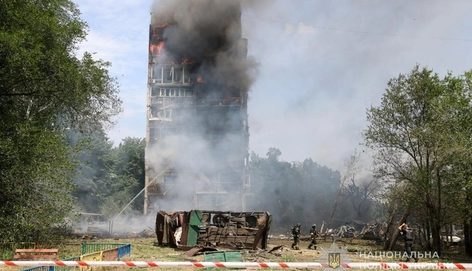 Російський авіаудар по Запоріжжю: у поліції уточнили число жертв та постраждалих 
