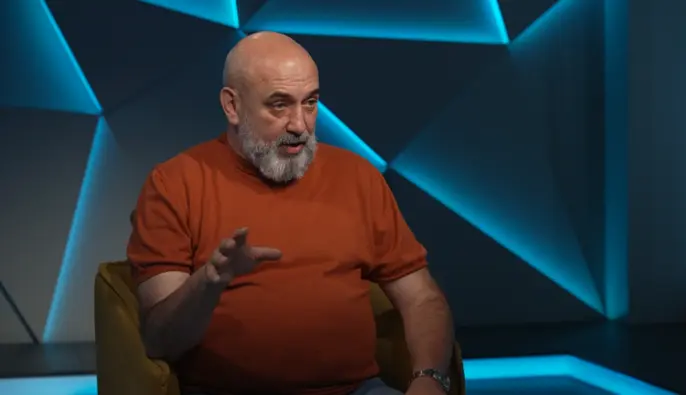 Отмена отпусков и сотни тысяч повесток: Кривонос рассказал, к чему готовится Россия