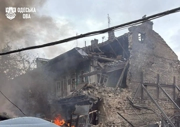 Оккупанты ударили дроном по жилому дому в Одессе: есть раненые