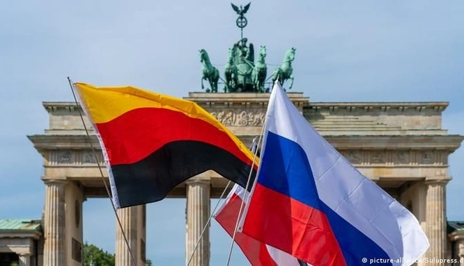 Непубличные контакты Москвы и Берлина могут быть подготовкой к переговорам по завершению войны - эксперт