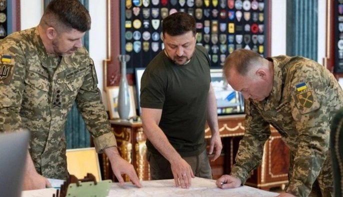 Сырский и Гнатов продолжат работать рядом с новым руководством армии — президент