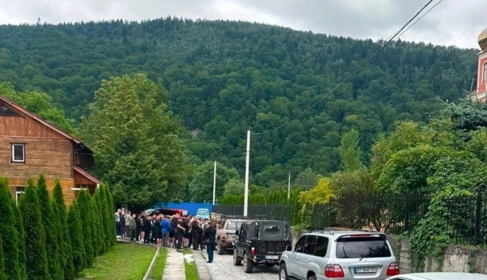 В Яремче организаторы джип-туров пытались заблокировать пункт экологического контроля