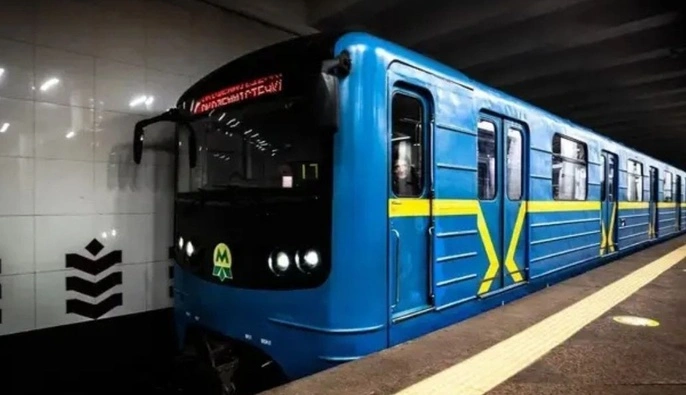 В Киеве предлагают ввести минуту молчания в метро: на сайте КГГА зарегистрировали петицию