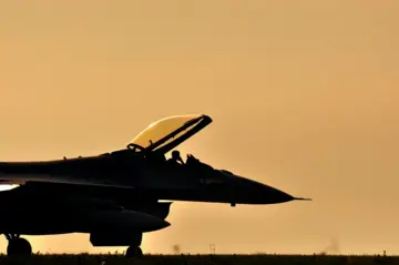 Невідомий дрон перетнув кордон Румунії: у небі працювали F-16