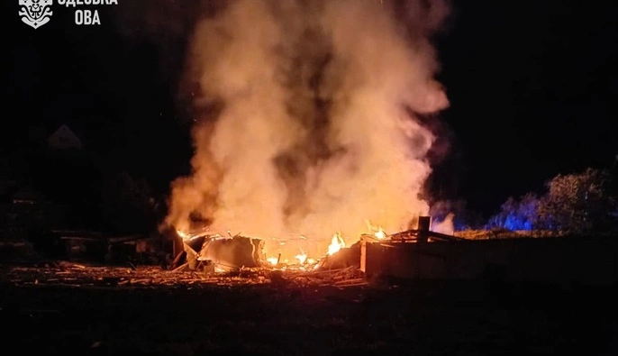 Вночі Одещину атакували ракети та дрони: пошкоджені будинки та промислове підприємство