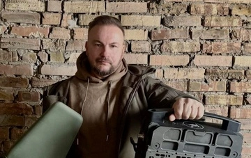 Удар по полигону с выставкой вооружения: «Флеш» вышел на связь после вражеской атаки