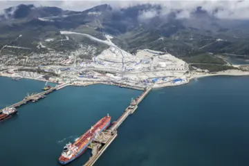 Крупнейший нефтяной порт РФ на Черном море остановил отгрузку после атак дронов