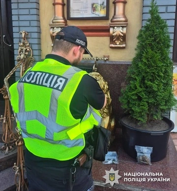 У ресторана в Киеве нашли гранаты: что известно