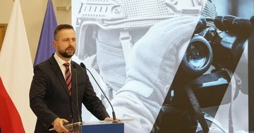 Министр обороны Польши призвал не поддаваться усталости от войны после атаки РФ на Киев