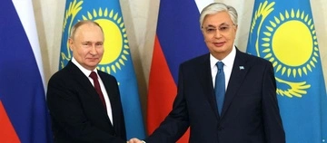 Казахстан дистанцируется от РФ, но не готов разрывать связи с Кремлем: эксперт объяснил политику Токаева