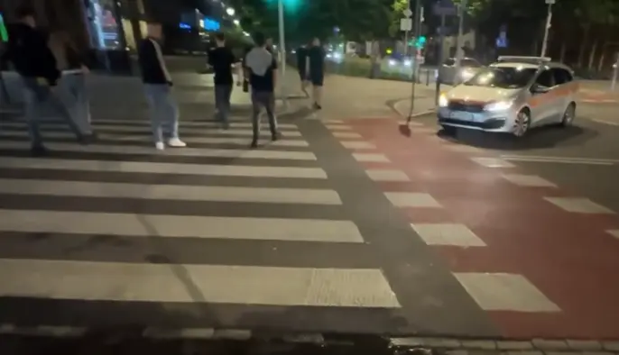 В Польше на улице избили украинского стримера прямо во время прямого эфира