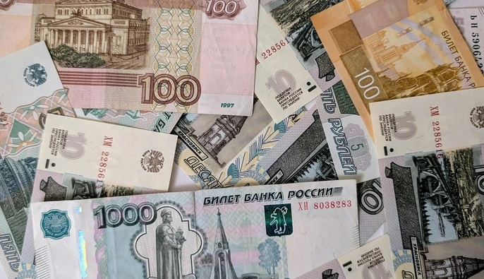 Кремль дедалі більше фінансує війну через приховану емісію грошей – СЗР
