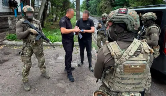 Избили и почти сутки удерживали собратьев: ДБР сообщило о подозрении двум военным полку "Скала"