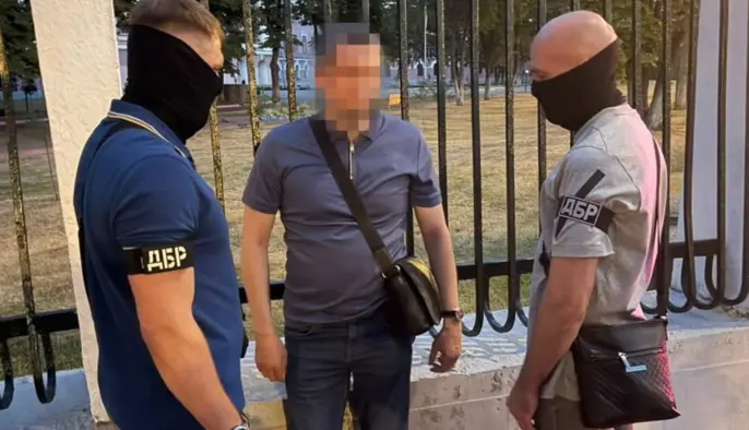 Взятка в $30 тысяч для чиновника НАПК: разоблачили начальника управления Госгеокадастра