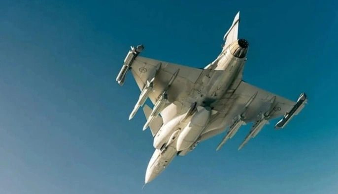 У Єврокомісії розкрили деталі нового траншу: окрім винищувачів Gripen, кошти підуть на дрони та ППО