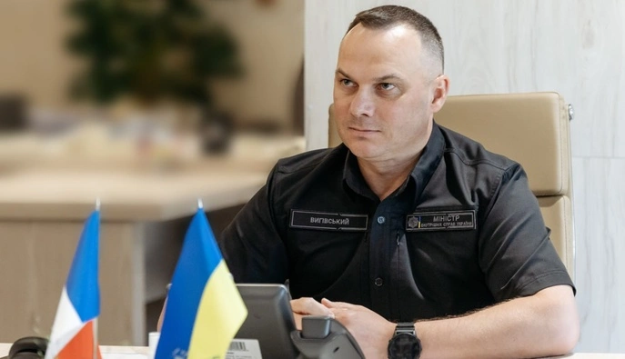 Україна направила до Франції 70 рятувальників та спецтехніку для гасіння лісових пожеж