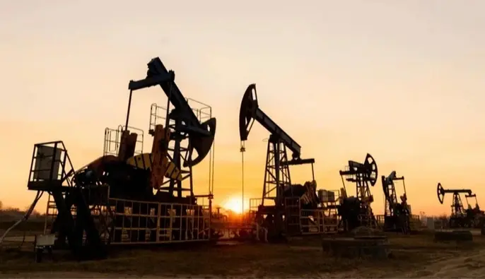 Нафта дешевшає: ринок реагує на відновлення поставок через Ормузьку протоку