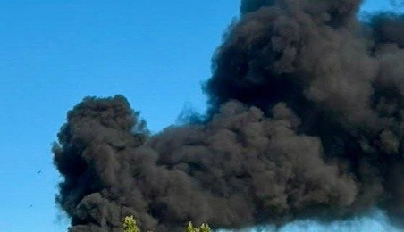 Удар по Павлограду: після атаки РФ спалахнула пожежа в ТЦ, є постраждалий