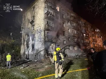Росія вдарила балістикою по Києву: є загиблі та десятки поранених
