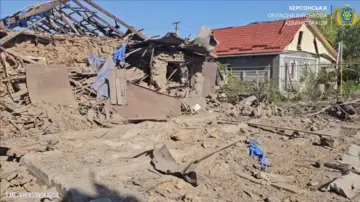 оккупанты нанесли авиаудар по Херсону: погибла женщина, еще 18 человек пострадали