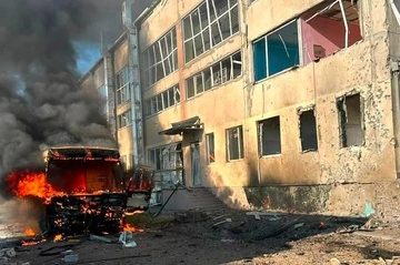 Атака на Николаев: повреждено образовательное учреждение и школьный автобус