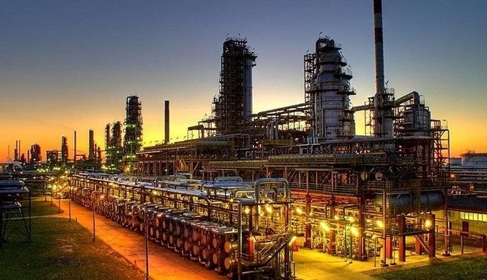 Єдиний НПЗ Грузії відмовився від російської нафти після санкцій ЄС: деталі 