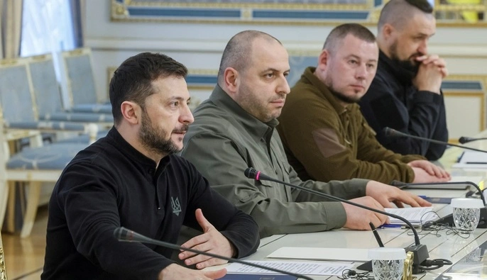Переговорний процес: Зеленський провів нараду з Умєровим, Будановим та Арахамією 