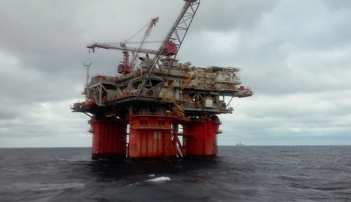 Цены на нефть продолжают падать на фоне возможного прогресса переговоров США и Ирана