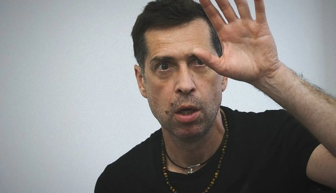 Соліст російського гурту "Ногу свело!" приїхав до Києва та потрапив під атаку РФ