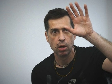 Соліст російського гурту "Ногу свело!" приїхав до Києва та потрапив під атаку РФ