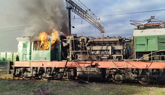 Росія вдарила по вагону біля вокзалу в Лозовій: загинули двоє залізничників, є поранені