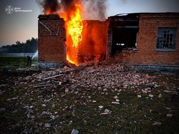 Росія вдарила дронами по Чернігівщині: постраждали дві жінки, пошкоджені підприємства та житлові будинки