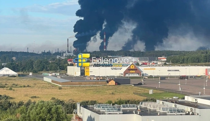 Генштаб розповів деталі ураження двох російських НПЗ у Ярославлі та Уфі