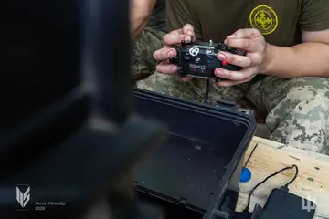 Колумбійські наркокартелі відправляють чоловіків в Україну вчитися керувати дронами — FT