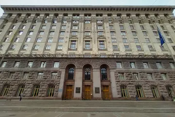 Вирубка дерев на Теремках: у КМДА заявили про вимушений крок для будівництва тепломережі