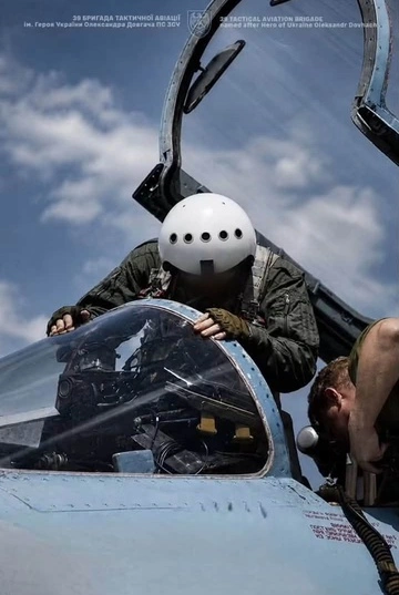 Летчик Су-27 точным ударом уничтожил артиллерийскую позицию окупантов в Запорожье