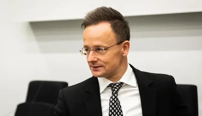По делу о возможном взяточничестве Сийярто грозит до трех лет лишения свободы
