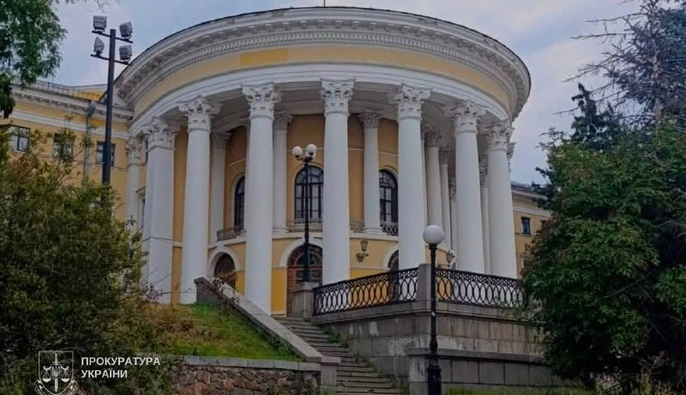 Суд решил национализировать Октябрьский дворец в Киеве