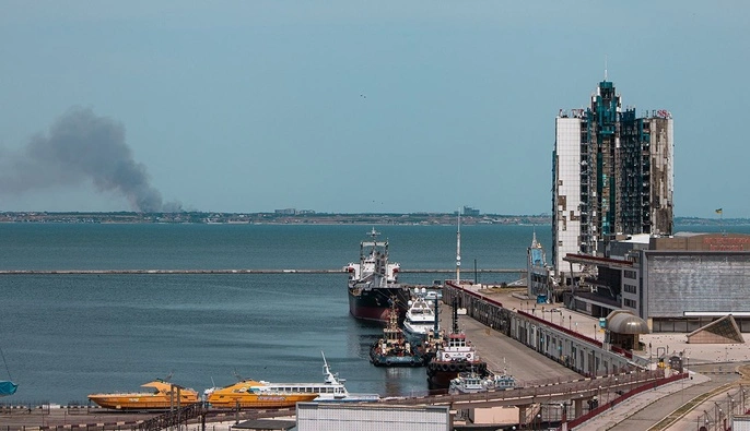 Россия пытается остановить гражданское судоходство Украины: в ВМС рассказали об ударах по Одессе