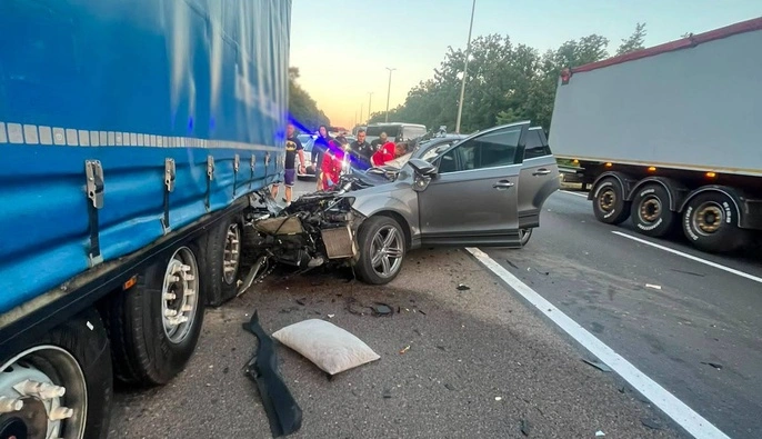 Внаслідок ДТП у Києві загинула жінка з дитиною