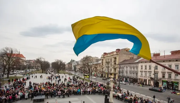 Верят ли украинцы в победу и каким видят будущее страны: что показал опрос КМИС