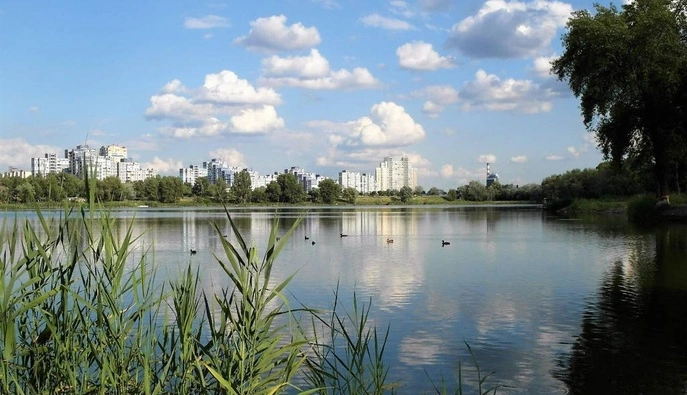В Киеве после атаки РФ снова зафиксировали загрязнение водоемов: эксперт рассказал о последствиях